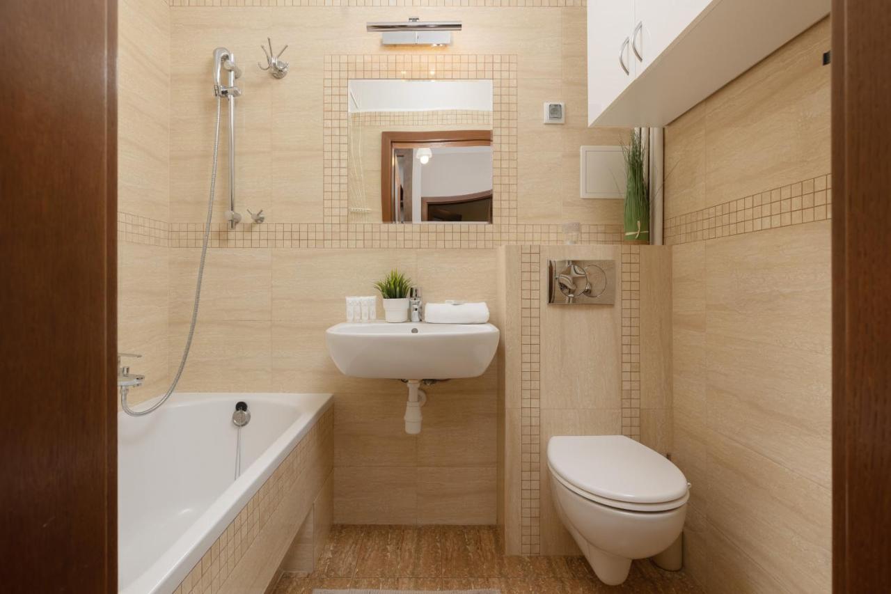 Metro Raclawicka Cozy Studio Apartment By Noclegi Renters Warsaw Luaran gambar